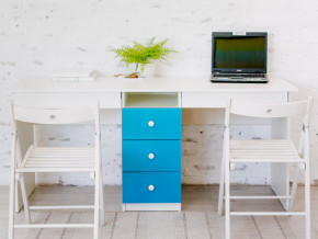 Стол письменный двухместный В 5 голубой в Губахе - gubaha.magazinmebel.ru | фото